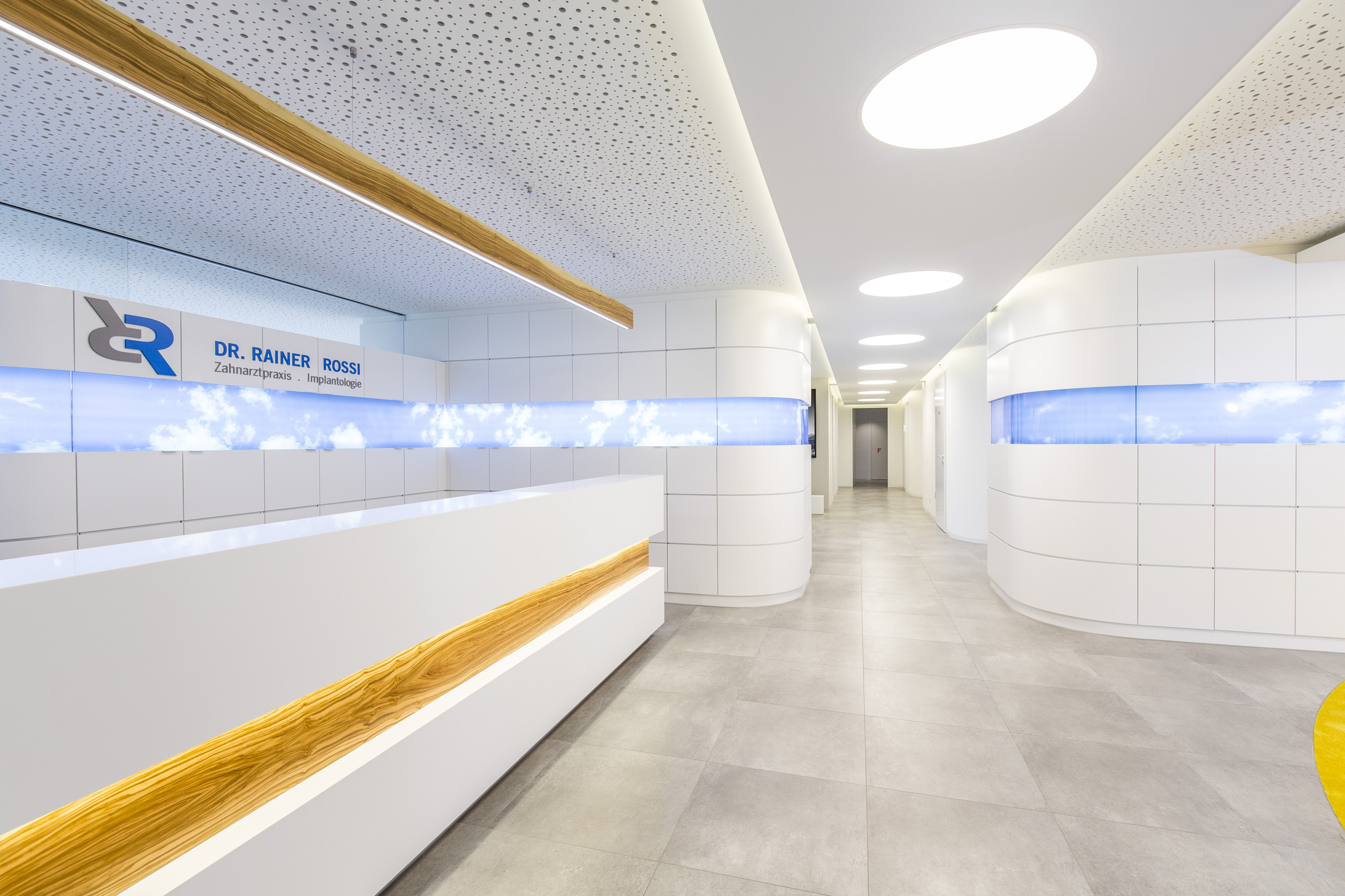 Zahnärztin / Zahnarzt (m/w/d) - Vollzeit (mind. 30h) - Stellenausschreibung